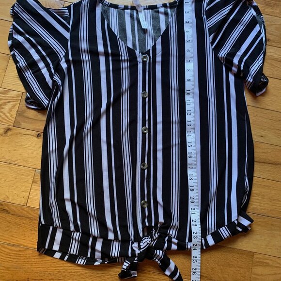 French Twist Black & White Striped Button Front Tie Blouse (M) - Picture 6 of 8